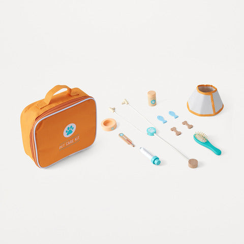 Anko Wooden Pet Vet Kit / Ages 3+ years