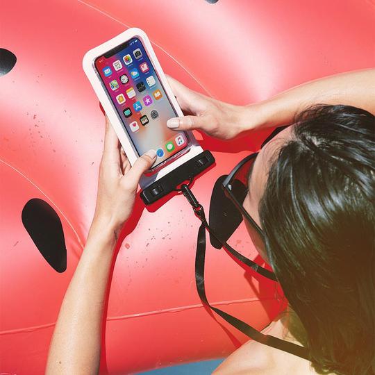 Case-Mate Waterproof Phone Pouch Multi-Colour - CM039864