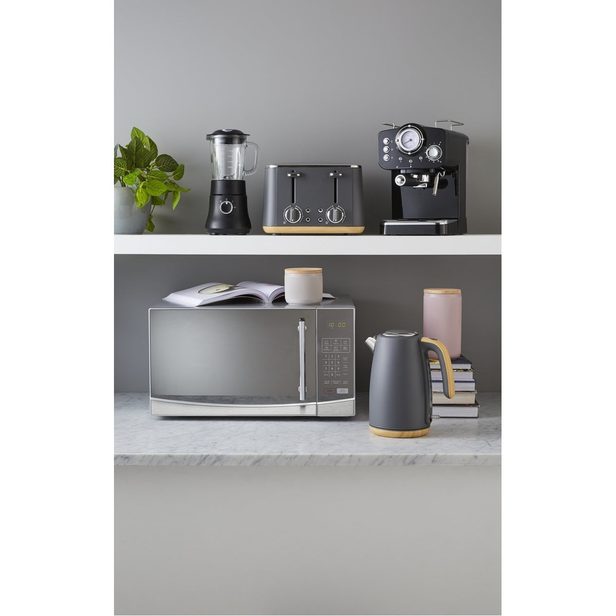 Anko 1.7L Stainless Steel Kettle - White/Black - TheITmart