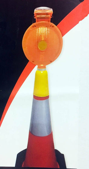 Brutus Barricade Solar Safety Light Flashing LED Light Fits Most Size Cones - TheITmart