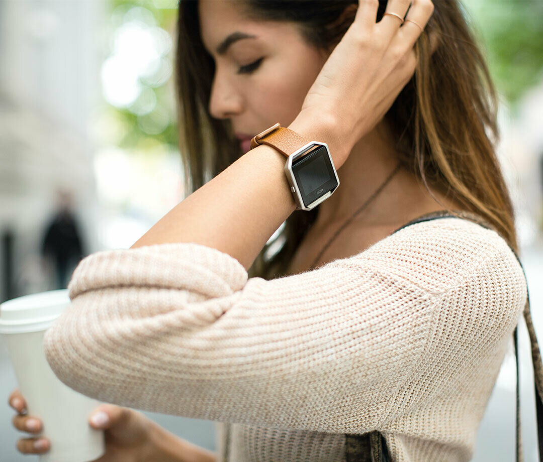 Fitbit Blaze Camel Silver Small/Workout/Sleep Tracking/Alarm/Music Control/Touch - TheITmart