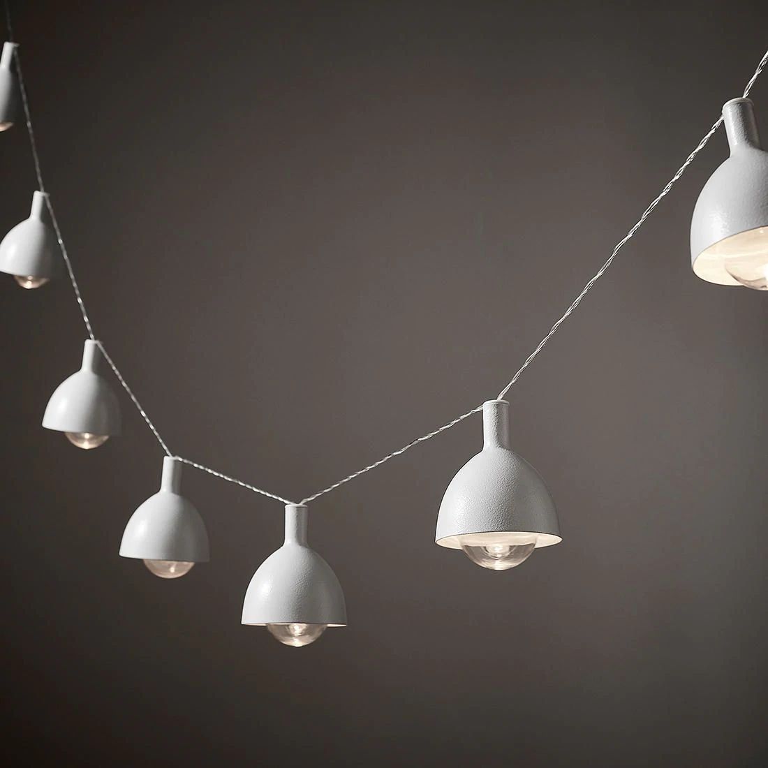 String Lights LED lights/Battery Operated / Indoor & Outdoor - TheITmart