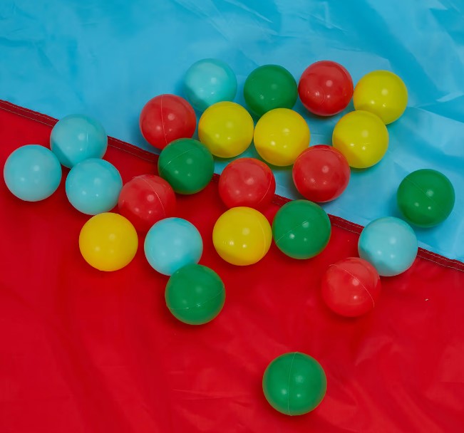 8 Players Parachute Game with 24 Coloured Balls/ Suitable for ages: 3+ years