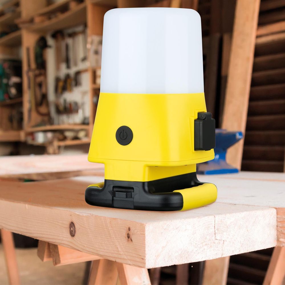 Arlec 4200lm LED Worklight With Built In Power Socket